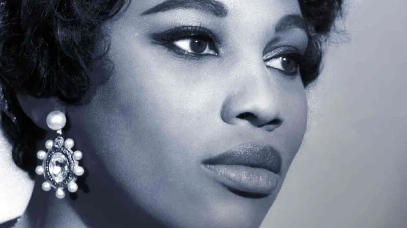 Leontyne Price sings Vissi d'arte